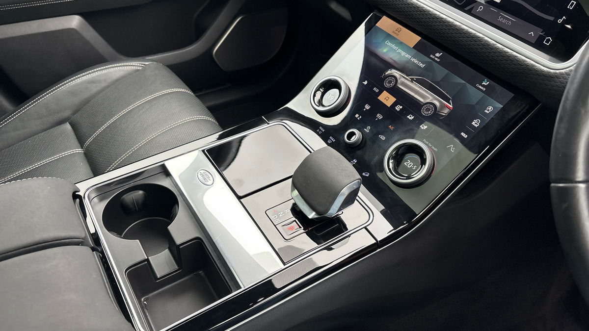 Land Rover Range Rover Velar Image 18