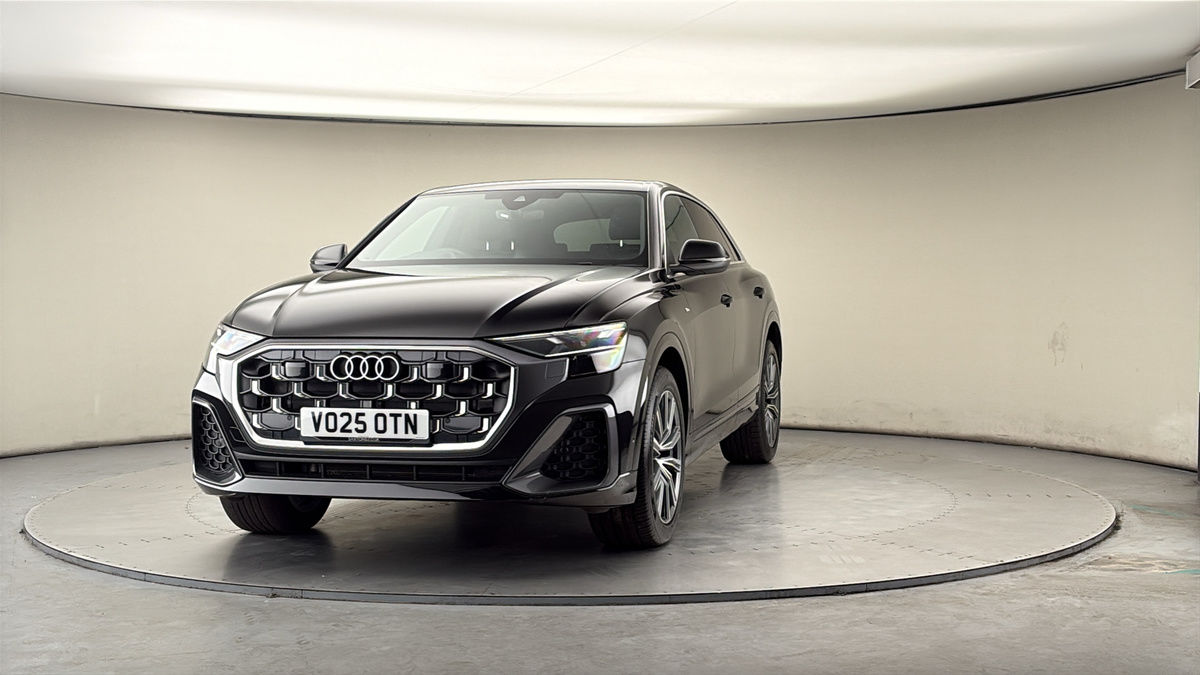 More views of Audi Q8