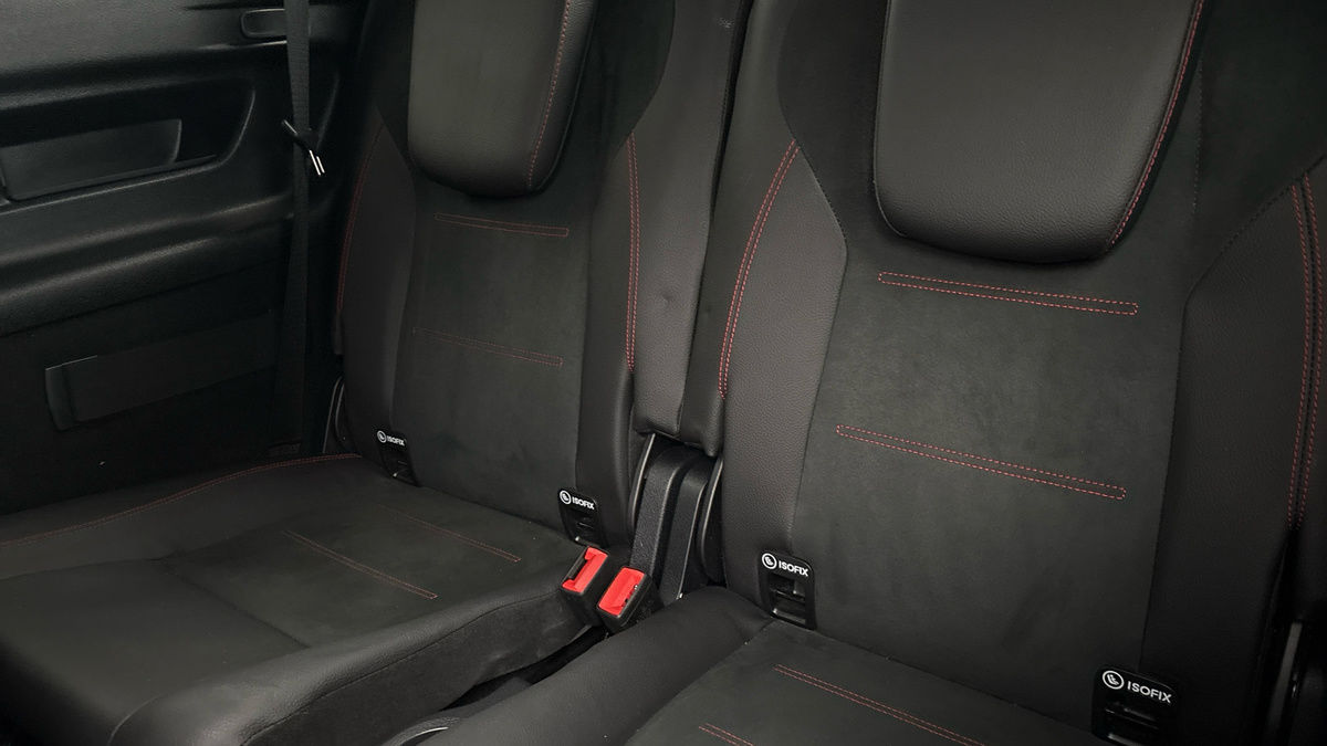 Mercedes-Benz GLB Image 31