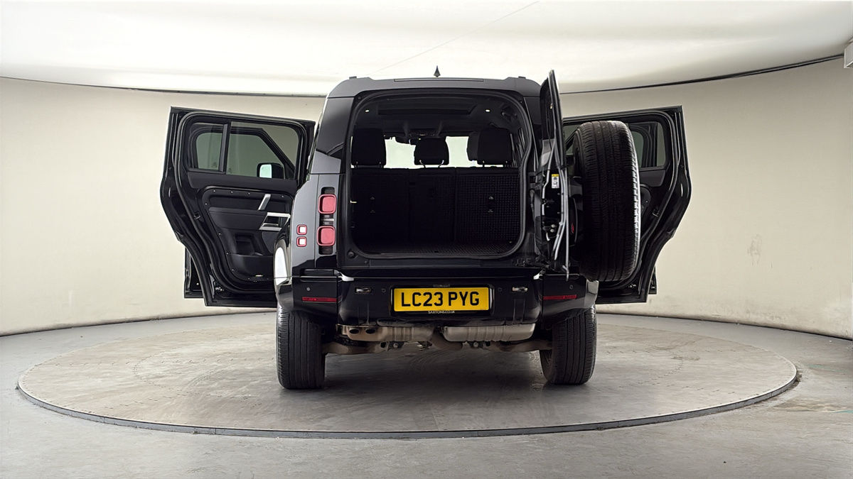 More views of Land Rover Defender 110