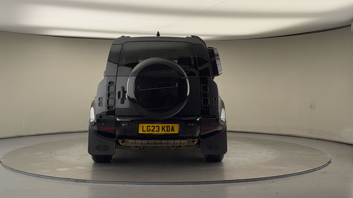 Land Rover Defender 110 Image 4