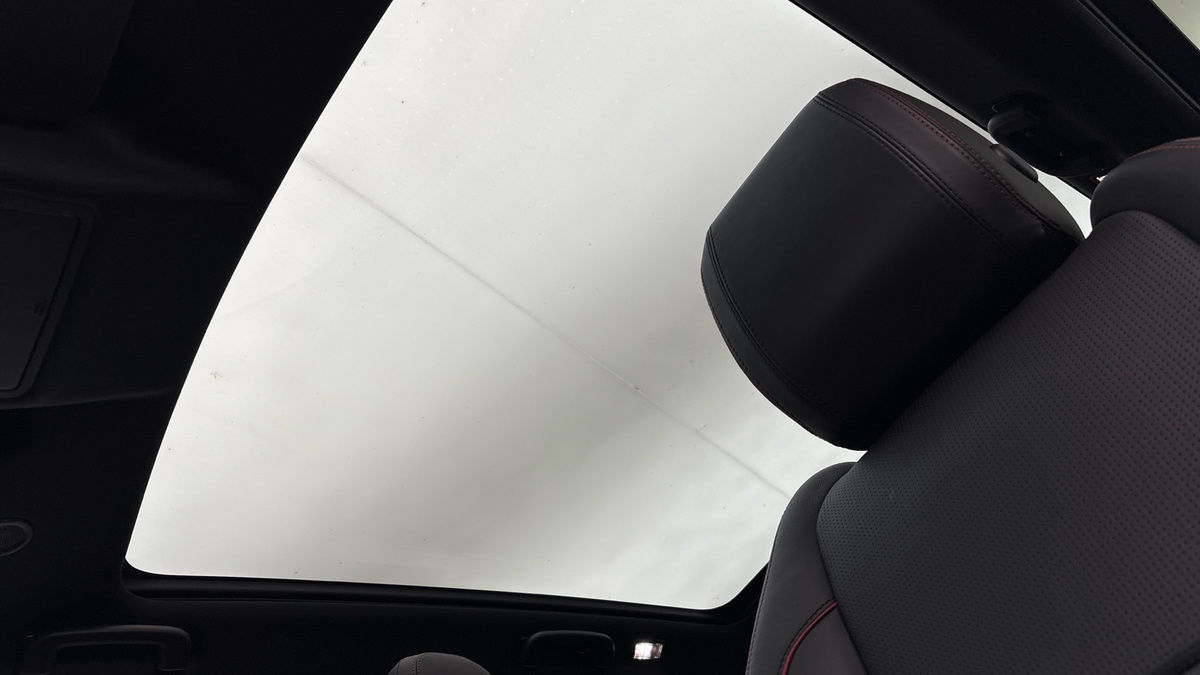 Land Rover Discovery Sport Image 6