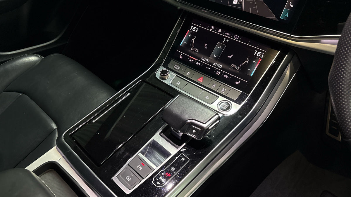 Audi Q7 Image 18