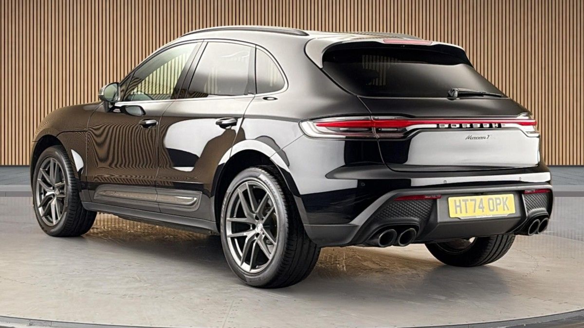 Porsche Macan Image 2