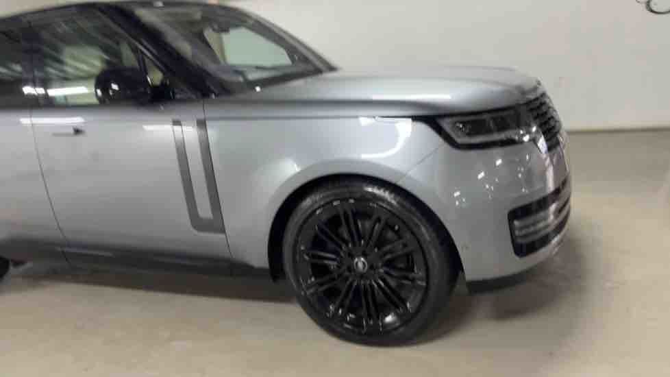 More views of Land Rover Range Rover