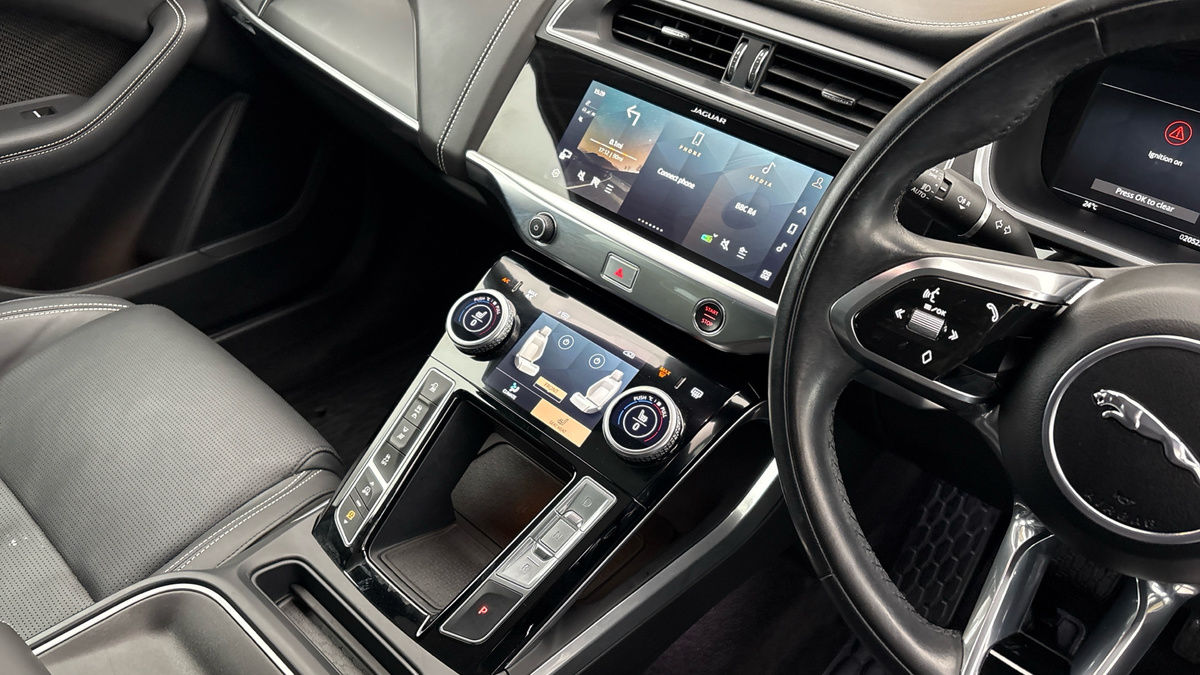 Jaguar I-PACE Image 18