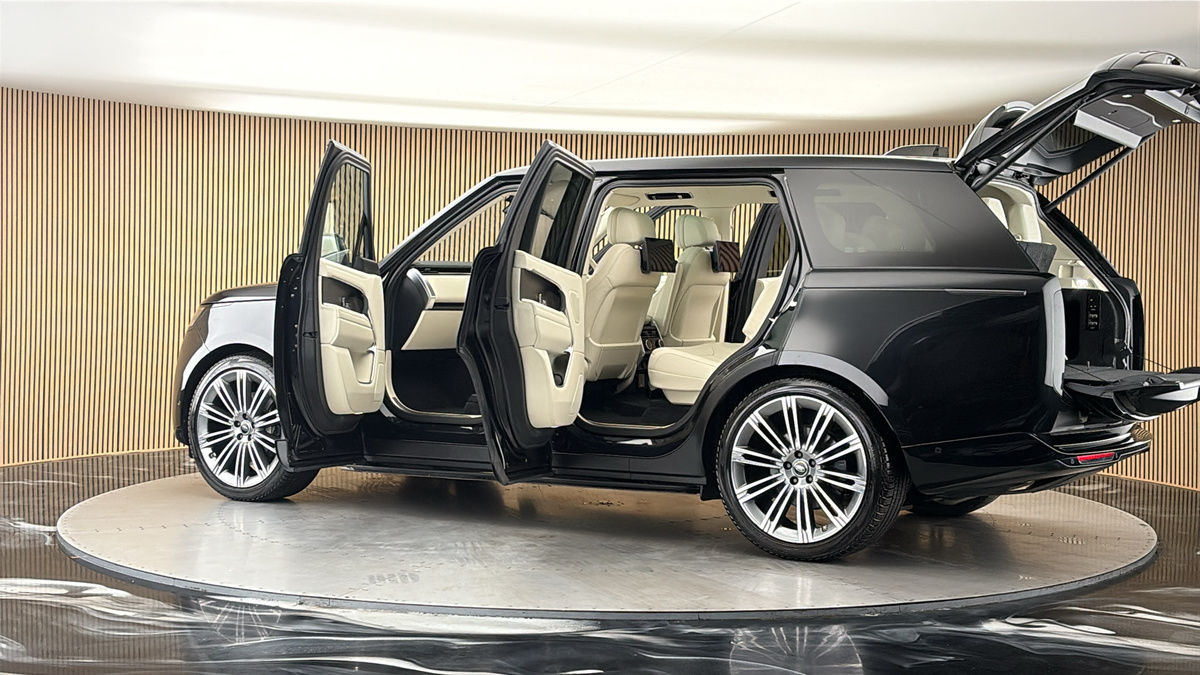 More views of Land Rover Range Rover