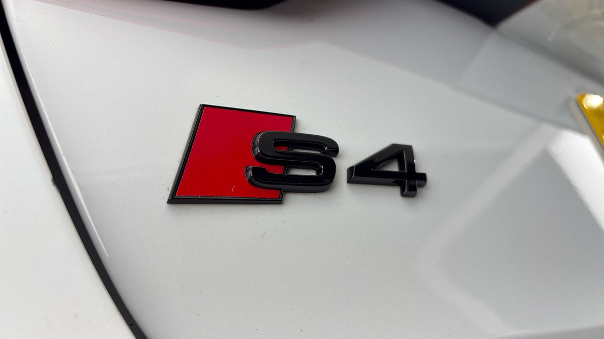 Audi S4 Avant Image 28