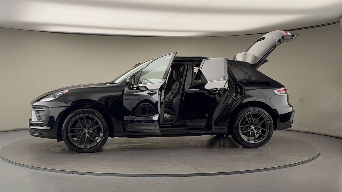 More views of Porsche Macan