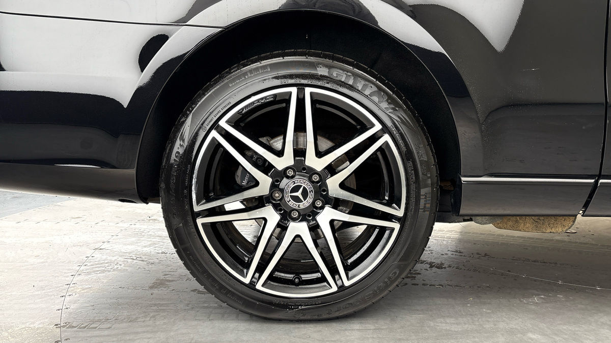 Mercedes-Benz V Class Image 10