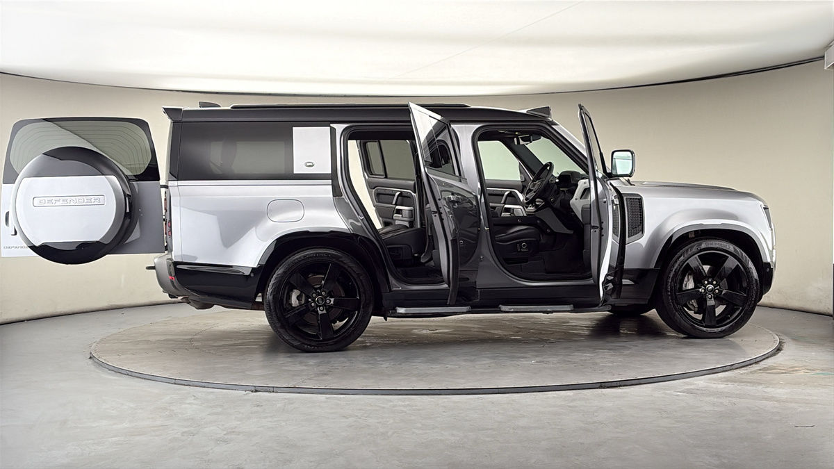 More views of Land Rover Defender 130