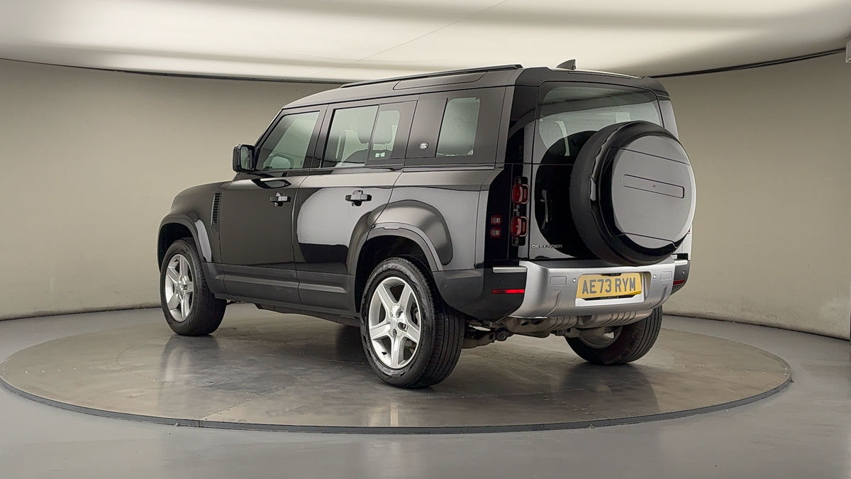 Land Rover Defender 110 Image 2