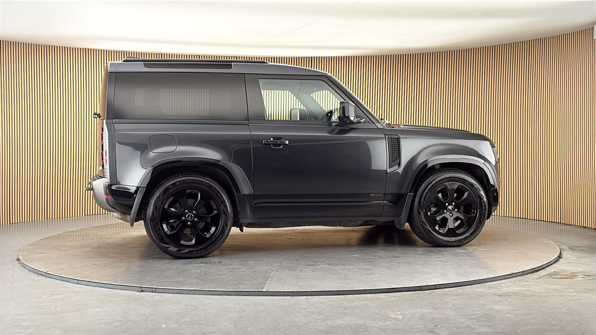 More views of Land Rover Defender 90