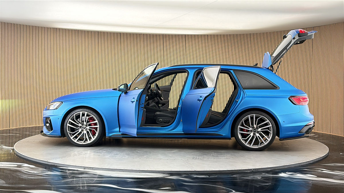 More views of Audi RS4 Avant