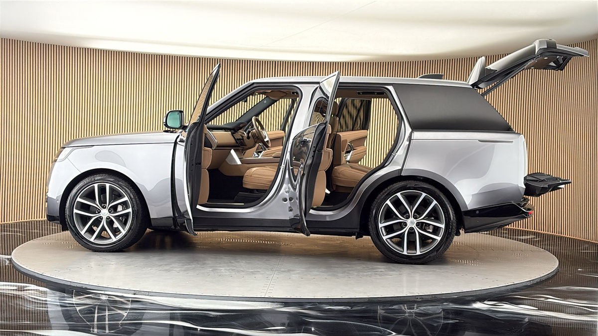 More views of Land Rover Range Rover