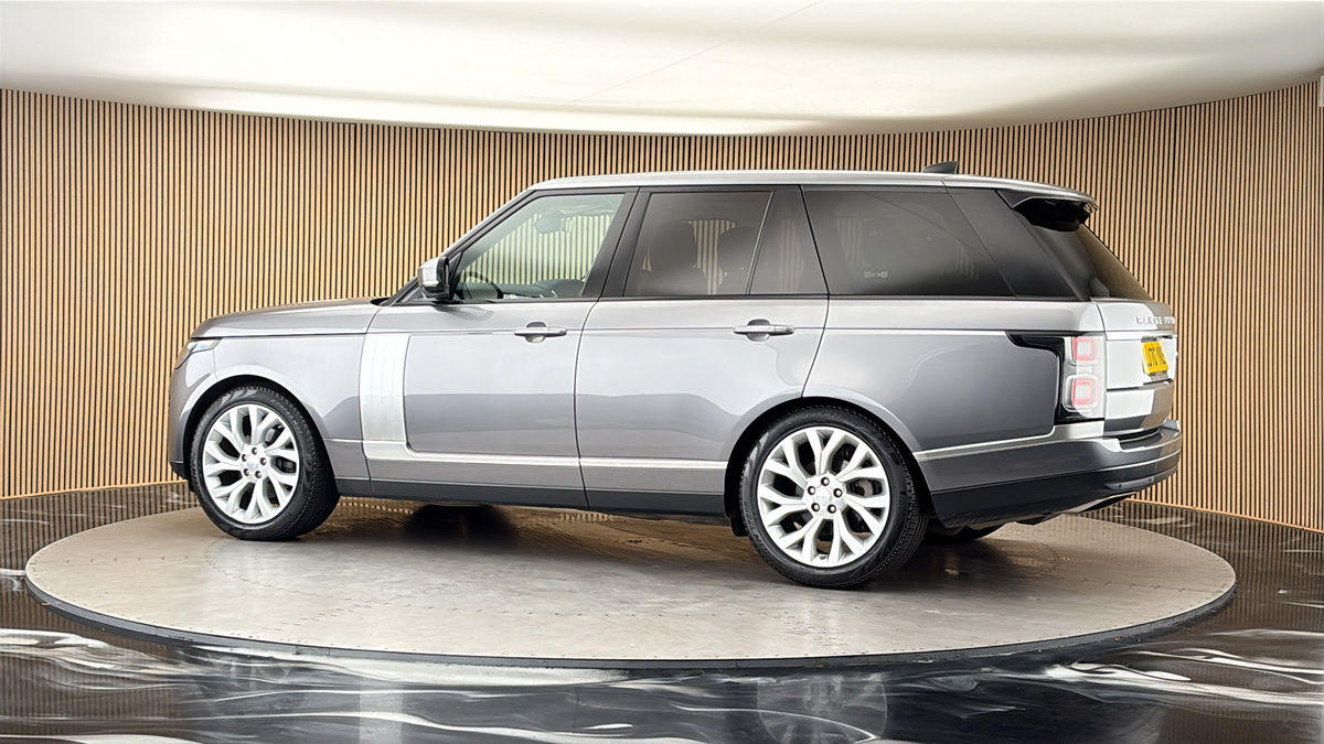 More views of Land Rover Range Rover