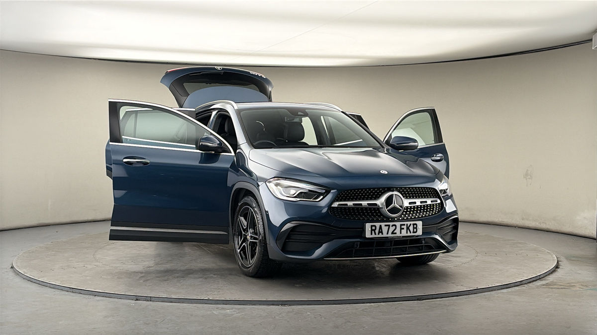 More views of Mercedes-Benz GLA