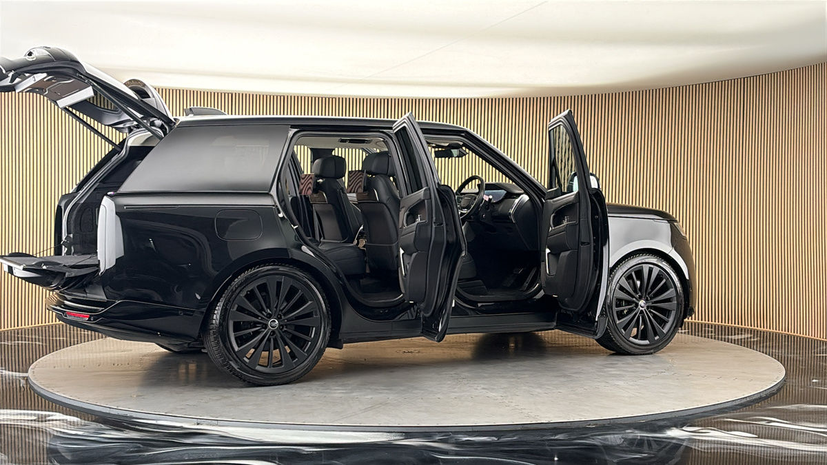 More views of Land Rover Range Rover