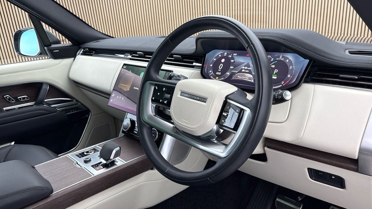 More views of Land Rover Range Rover
