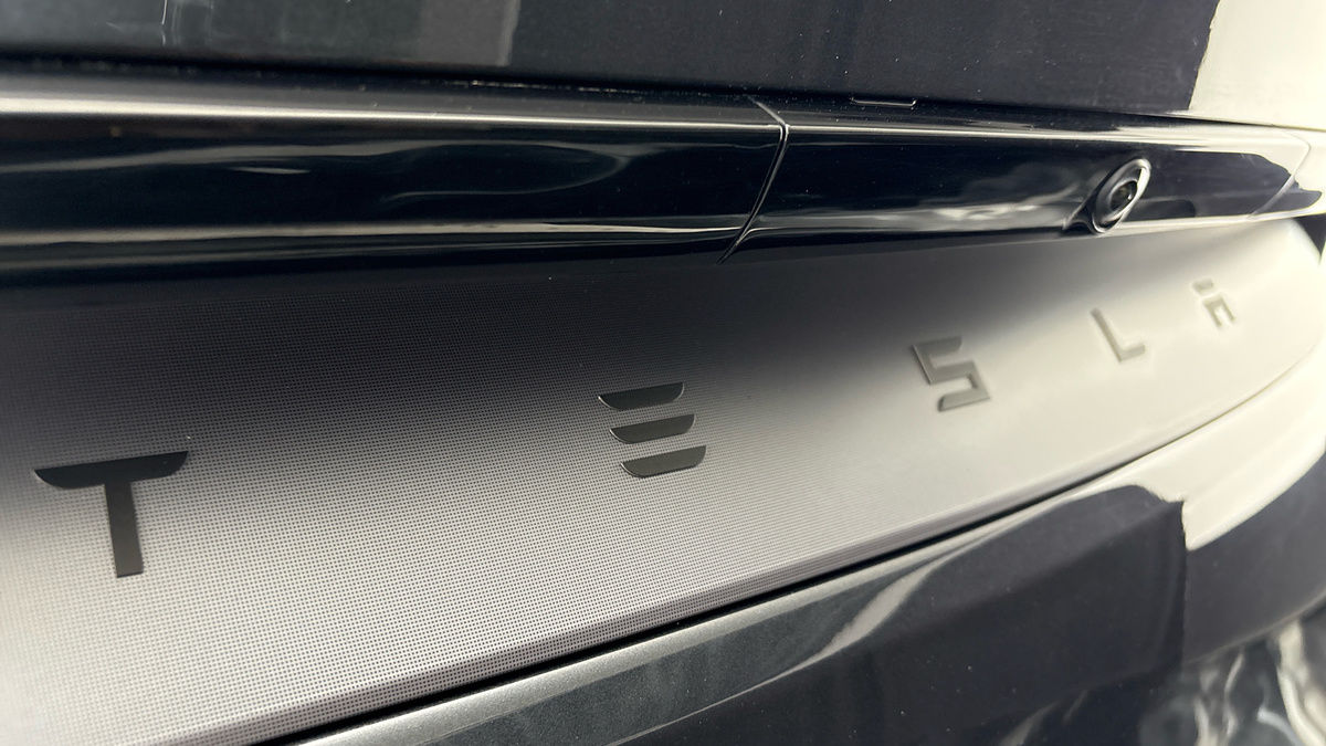 Tesla Model Y Image 24