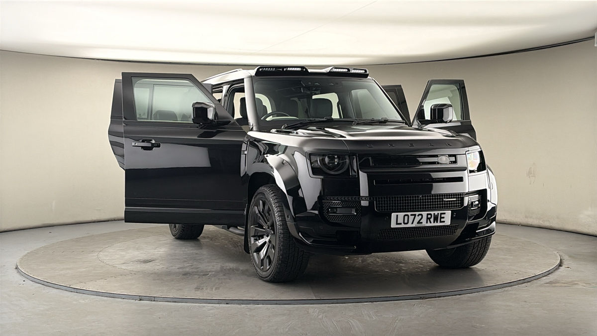 More views of Land Rover Defender 110