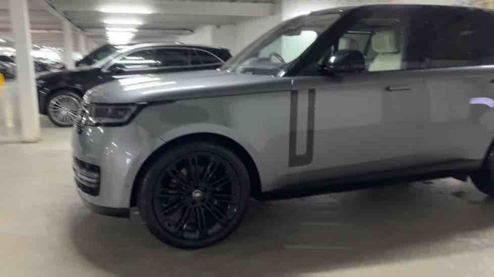 More views of Land Rover Range Rover