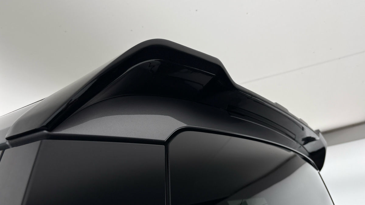 Land Rover Defender 90 Image 6