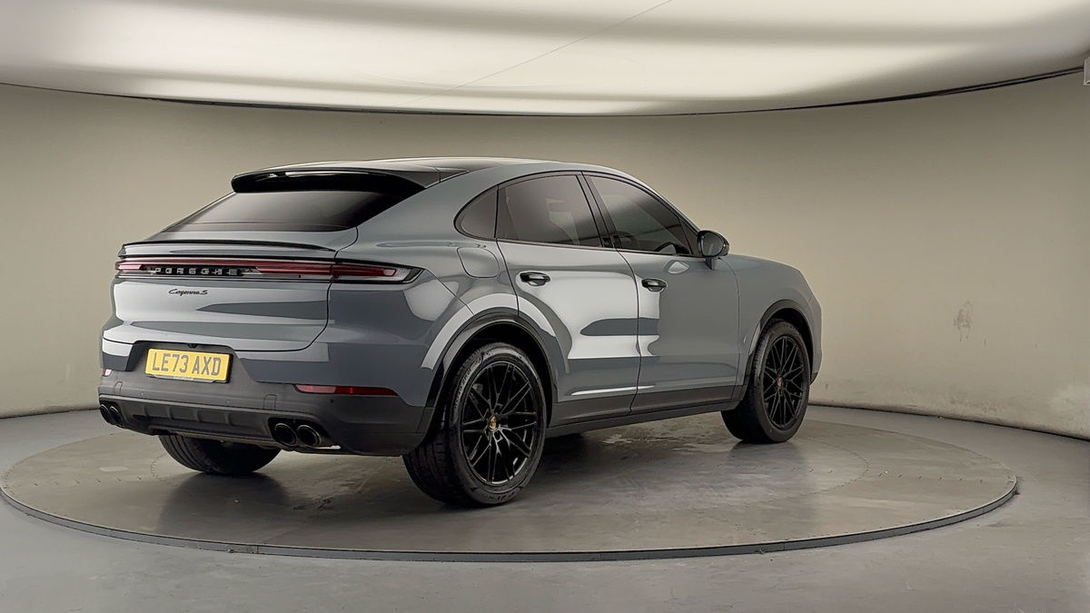 More views of Porsche Cayenne