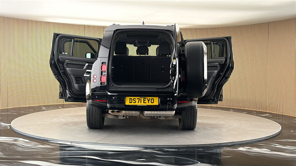 More views of Land Rover Defender 110