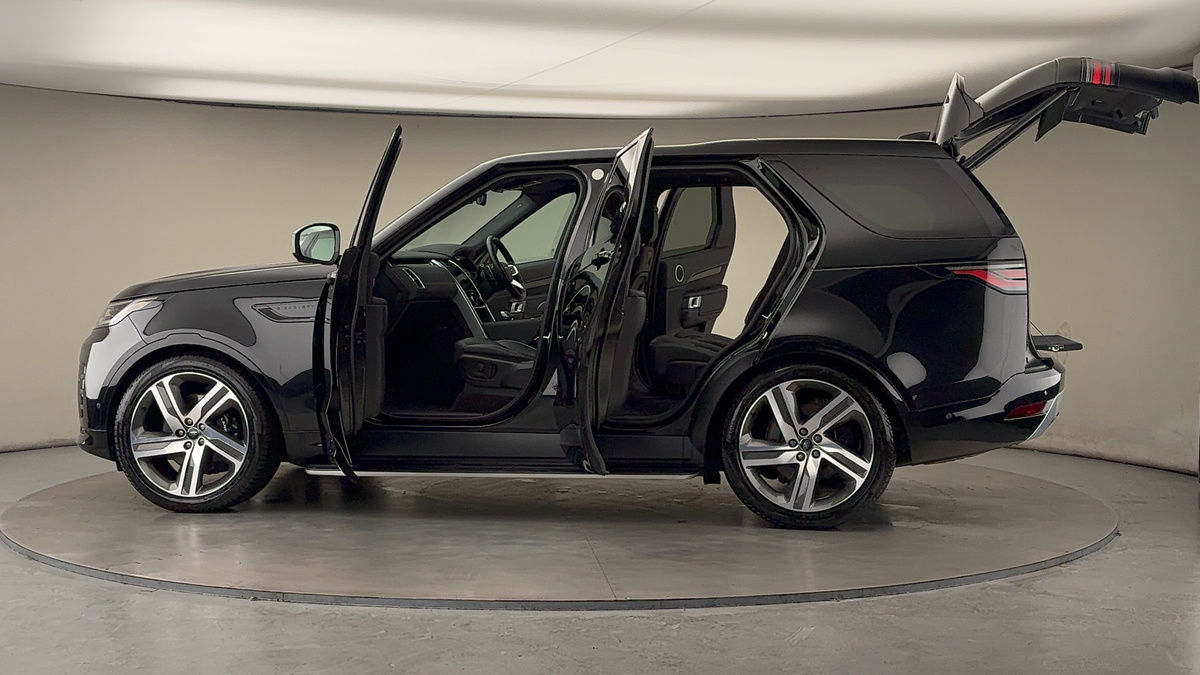 More views of Land Rover Discovery