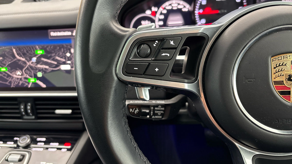 Porsche Cayenne Image 13