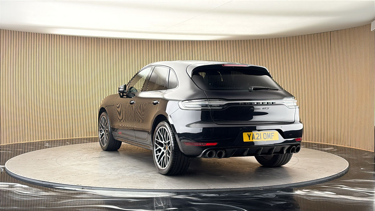 More views of Porsche Macan