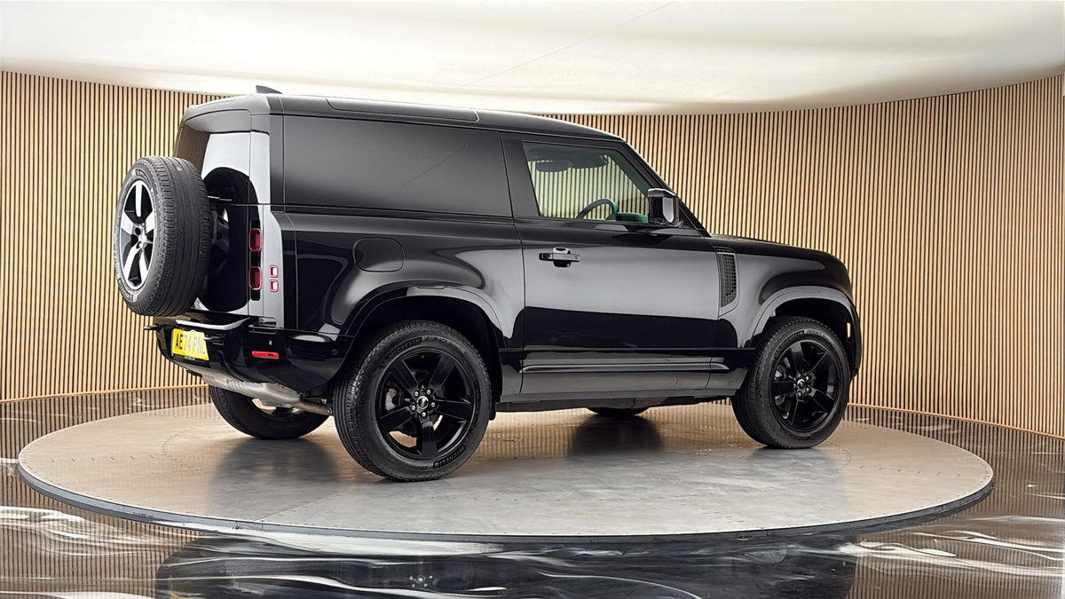 More views of Land Rover Defender 90