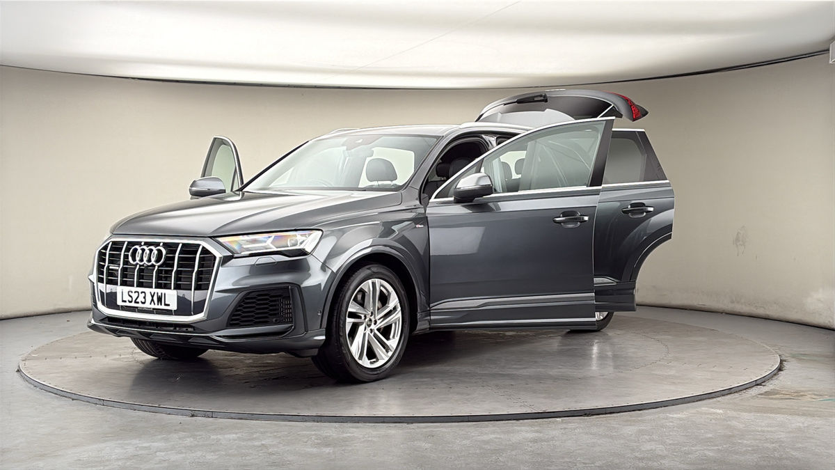 More views of Audi Q7