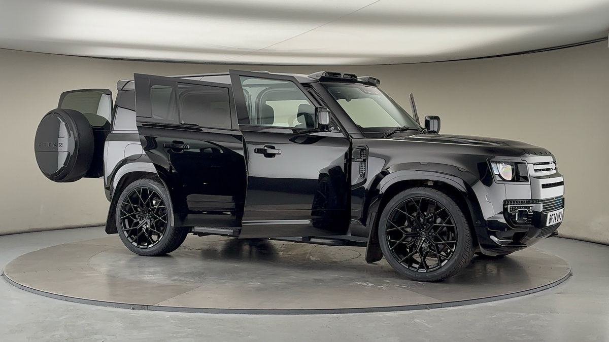 More views of Land Rover Defender 110