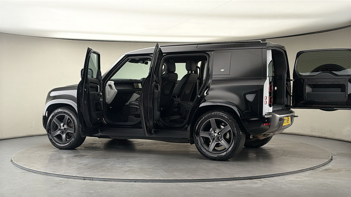 More views of Land Rover Defender 110