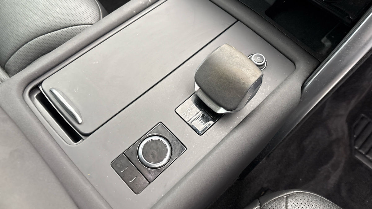 Land Rover Discovery Image 6