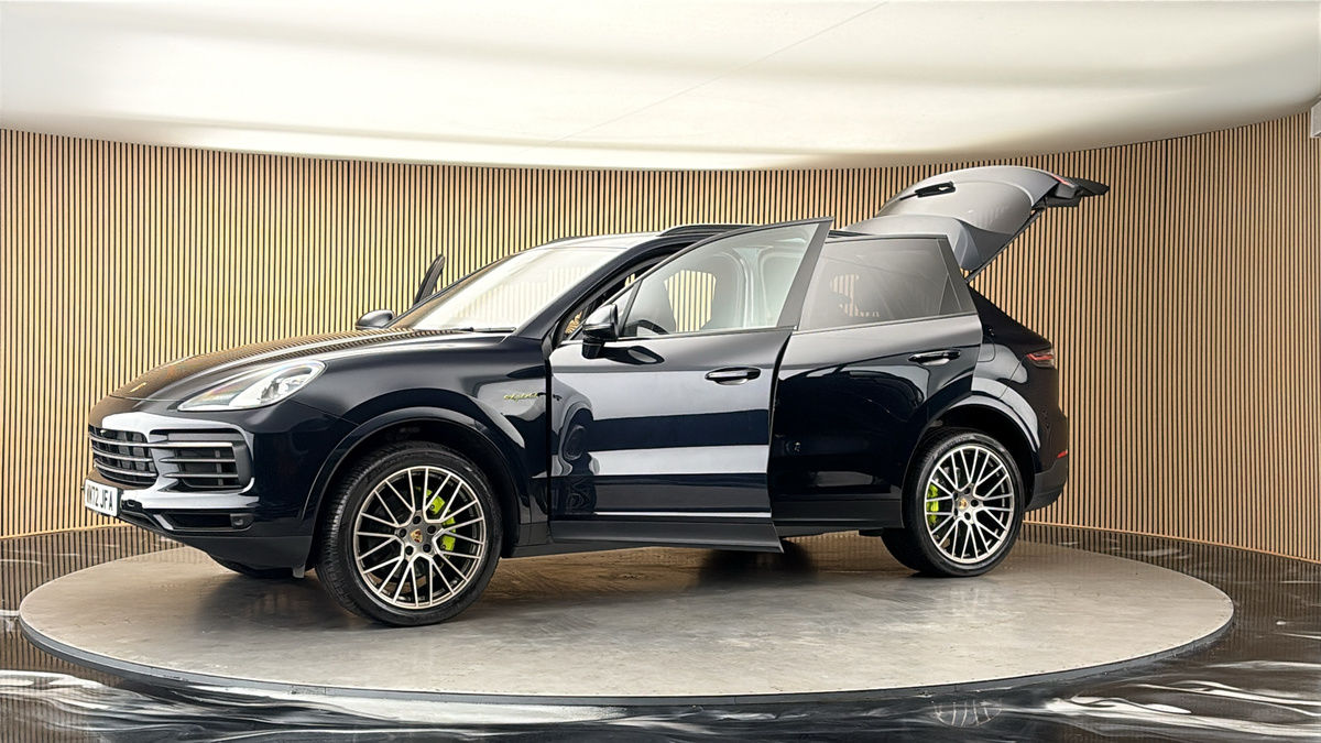 More views of Porsche Cayenne