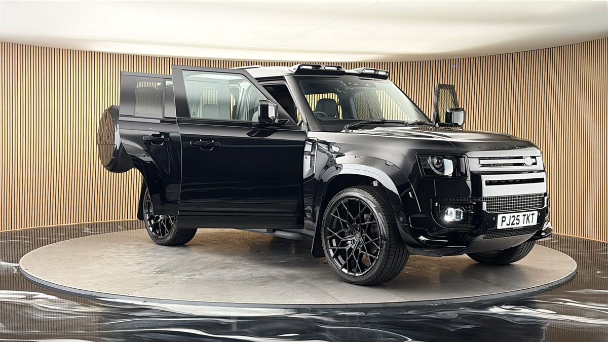 More views of Land Rover Defender 110