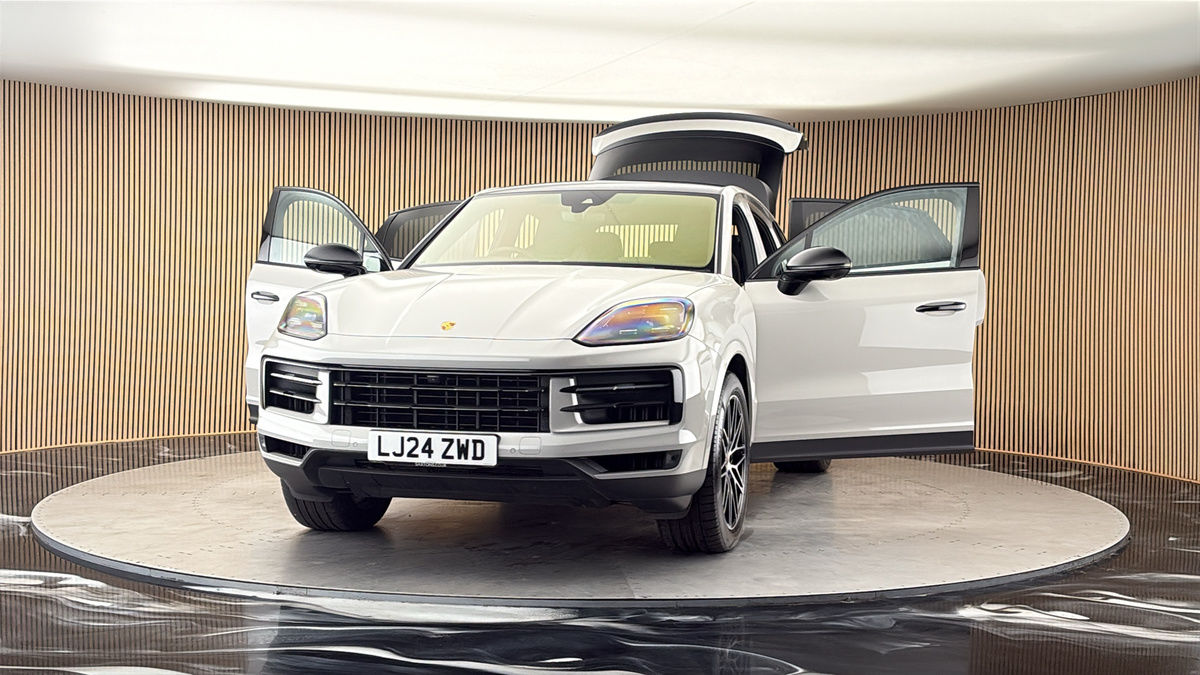 More views of Porsche Cayenne