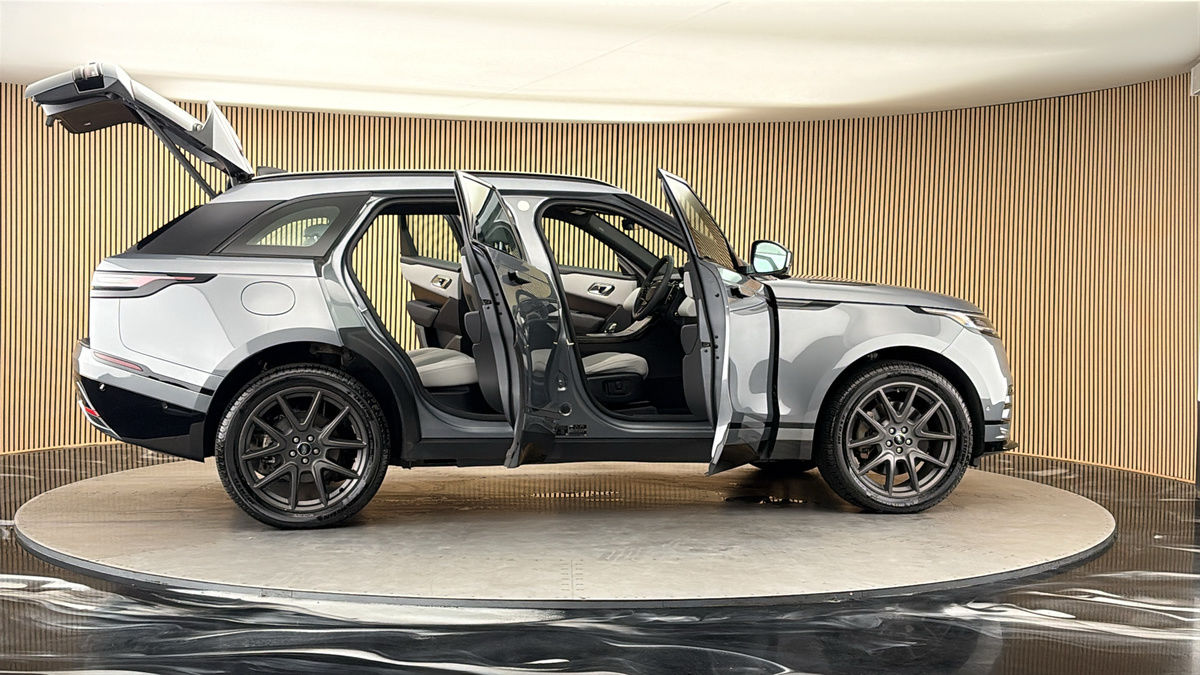 More views of Land Rover Range Rover Velar