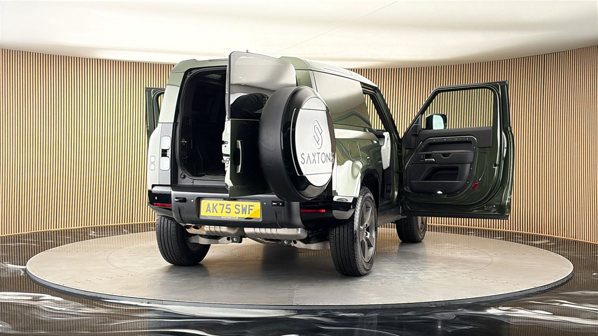 More views of Land Rover Defender 90