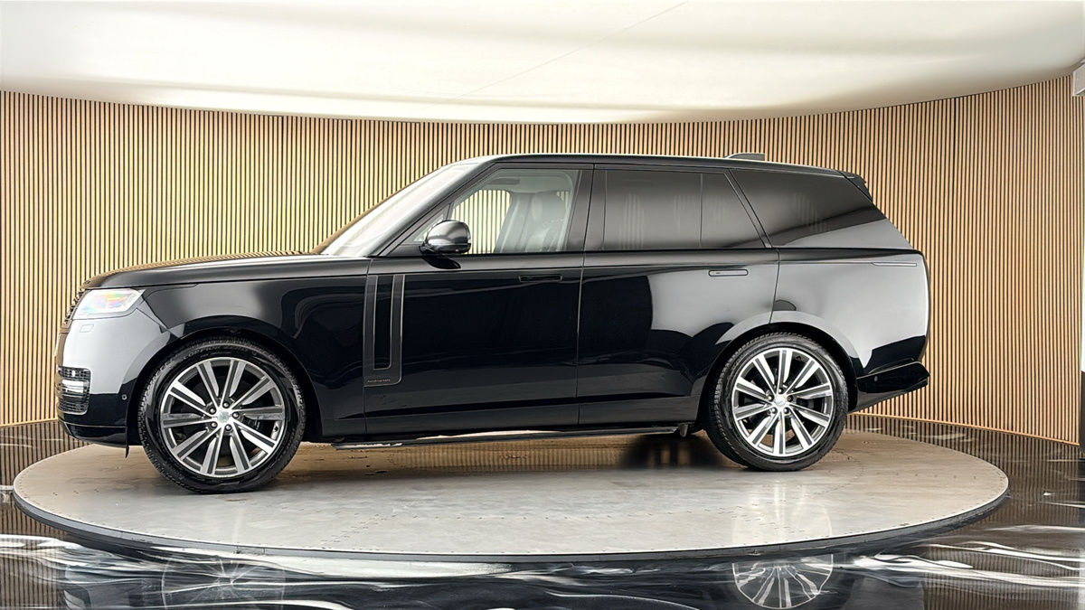 More views of Land Rover Range Rover