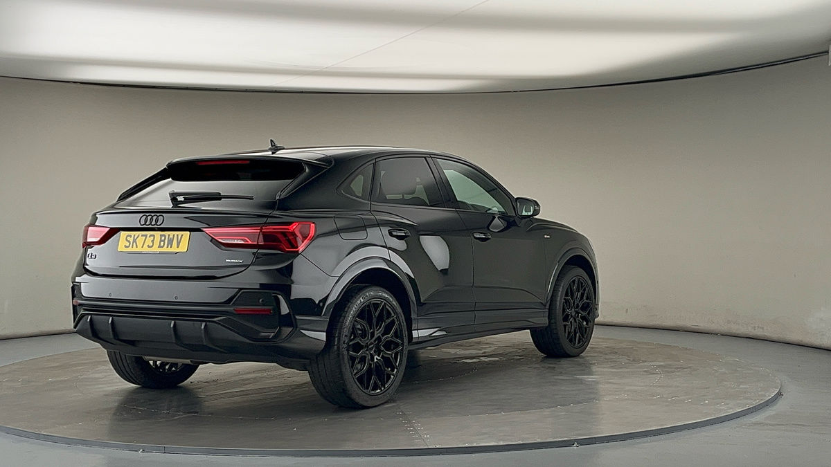 More views of Audi Q3