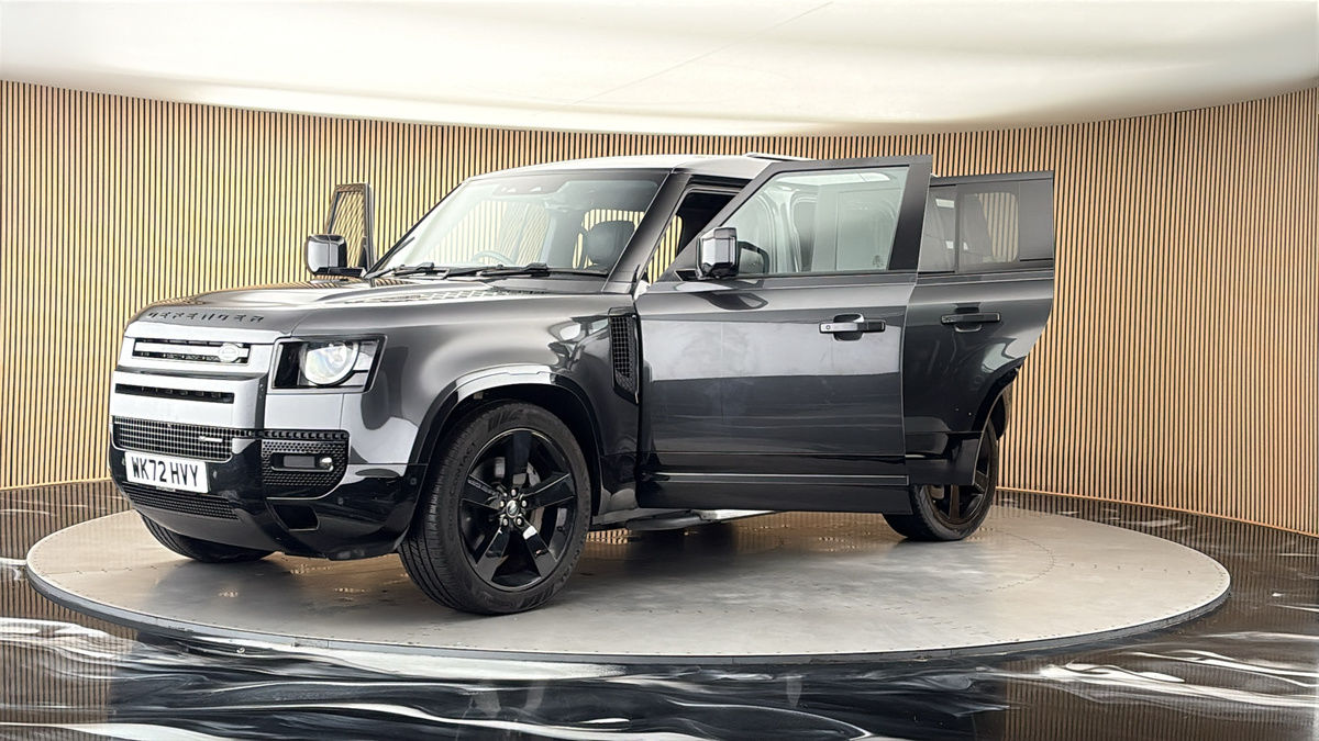 More views of Land Rover Defender 110