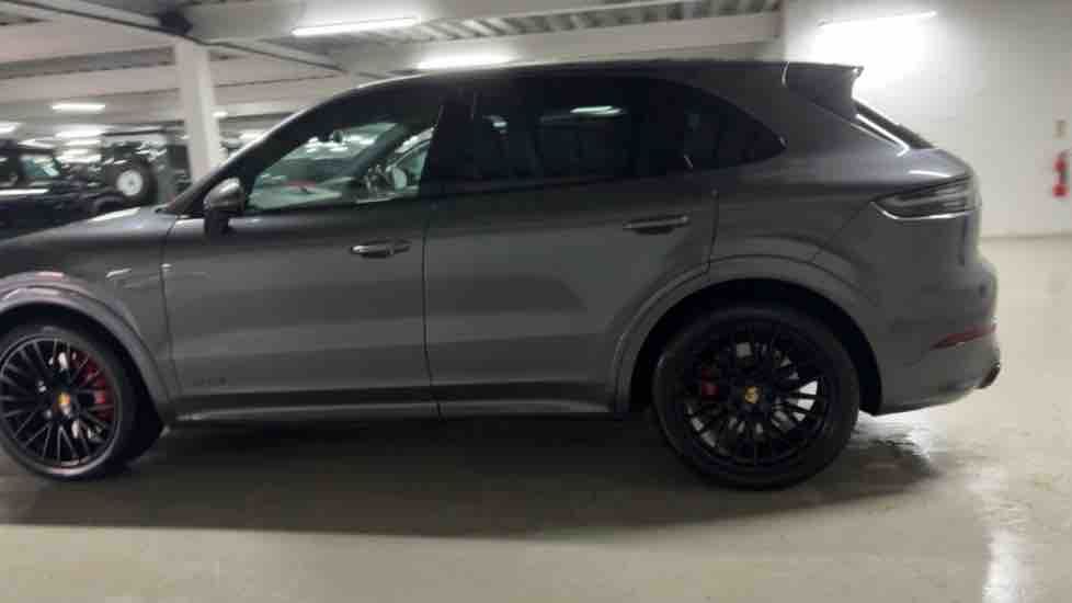 More views of Porsche Cayenne