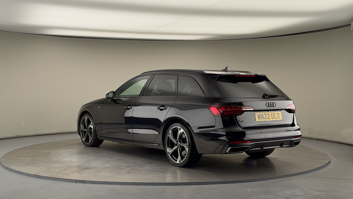 Audi A4 Avant Image 2