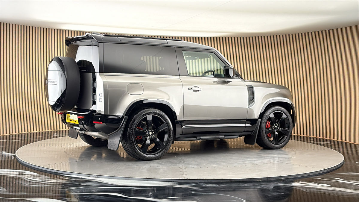 More views of Land Rover Defender 90