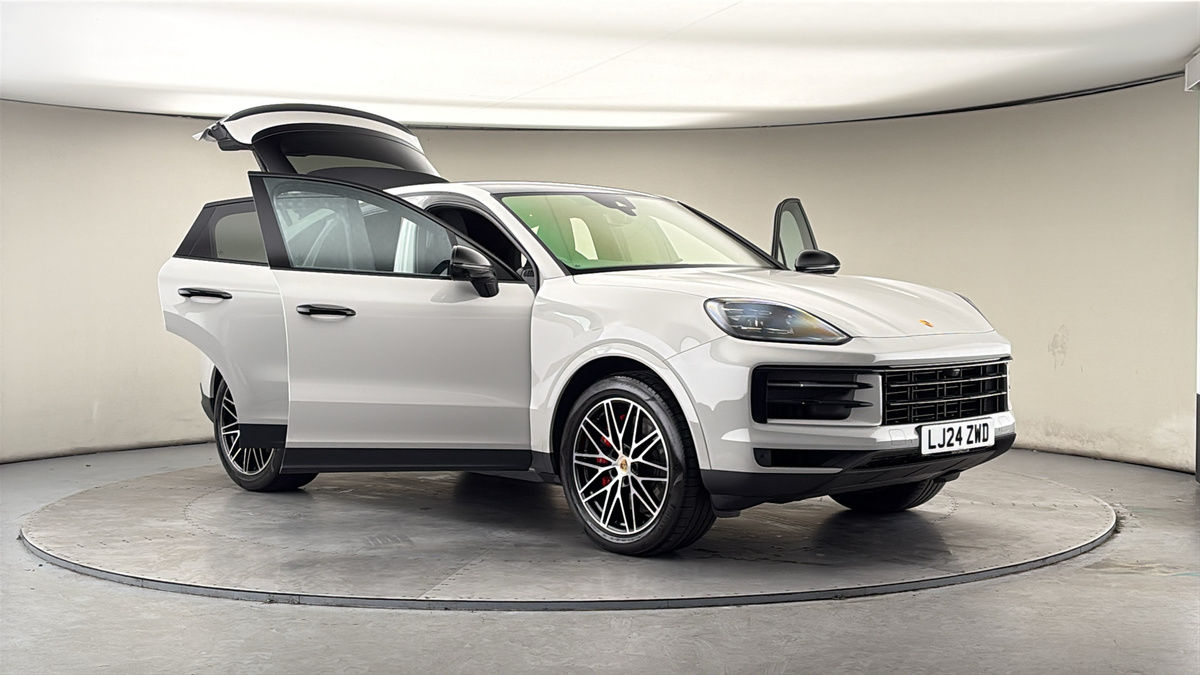 More views of Porsche Cayenne