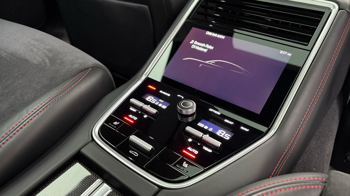 Porsche Panamera Image 31